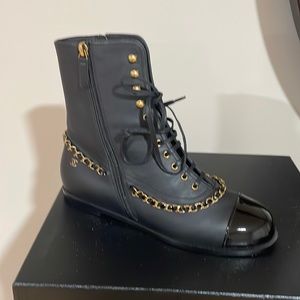 New Chanel booties, size 38, black leather, lace up